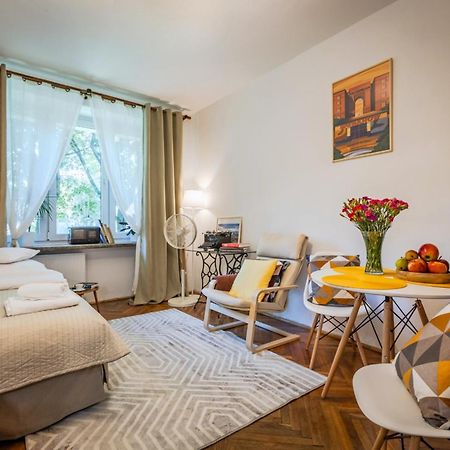 Na Muranowie - Mieszkanie Z Historia I In Muranow - A Flat With Warsaw History Exterior foto